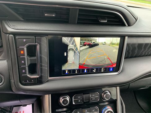 Used 2024 GMC Yukon Denali AWD/4WD image 18