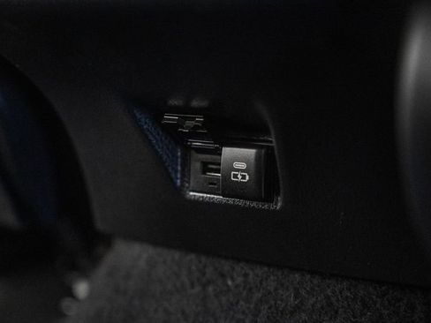 Used 2025 Toyota Camry LE image 32