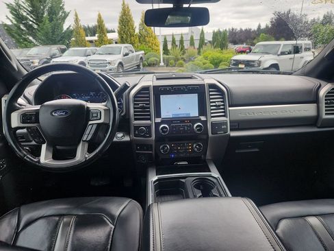 Used 2020 Ford F350 Platinum w/ Tremor Off-Road Package AWD/4WD image 5