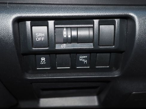 Used 2019 Subaru Crosstrek 2.0i Limited w/ Moonroof Package w/Navigation image 30