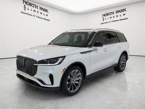 New 2026 Lincoln Aviator 2WD image 5