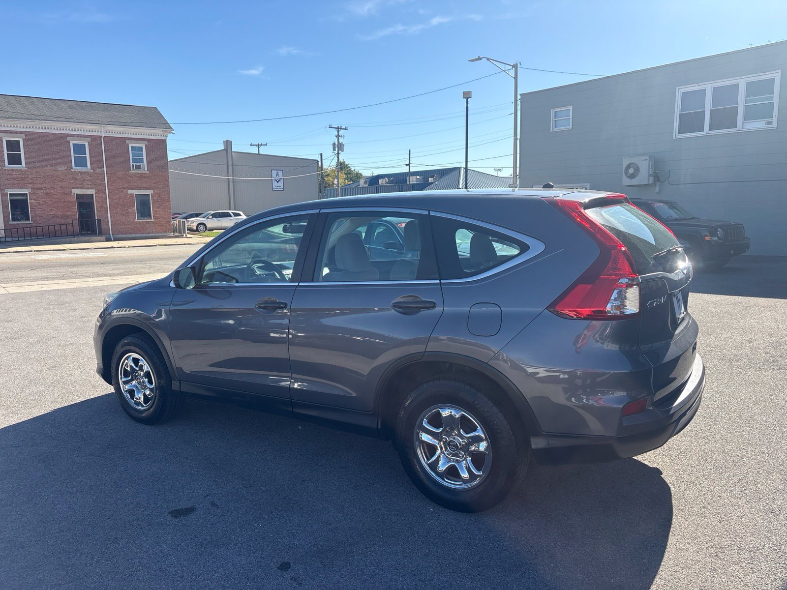 Used 2015 Honda CR-V LX image 2