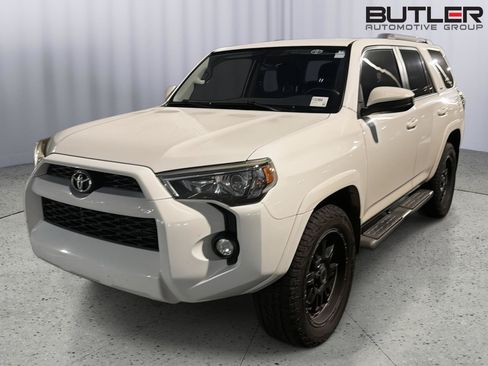 Used 2019 Toyota 4Runner SR5 AWD/4WD image 1