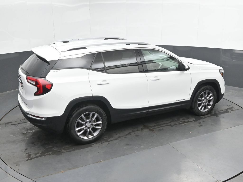 Used 2024 GMC Terrain SLT AWD/4WD image 30