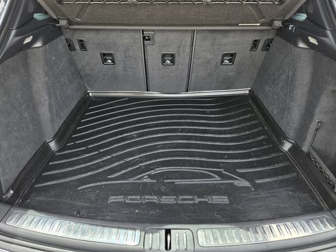 Used 2017 Porsche Macan Turbo AWD/4WD image 31