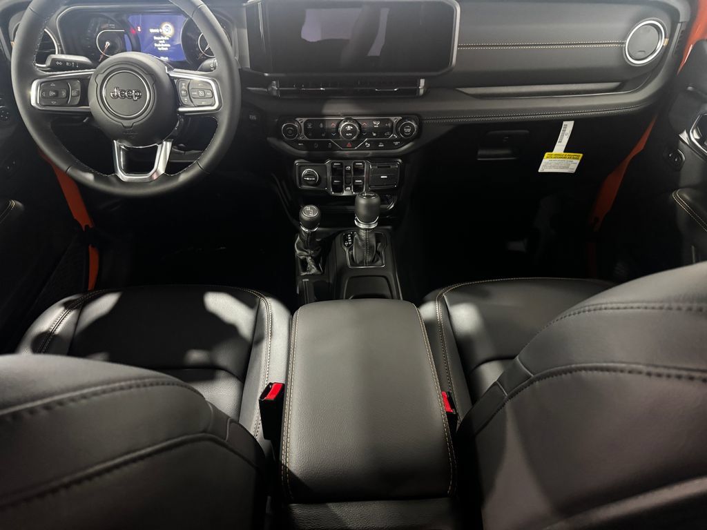 New 2026 Jeep Wrangler Unlimited Sahara AWD/4WD image 27