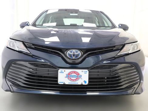 Used 2020 Toyota Camry LE FWD image 17
