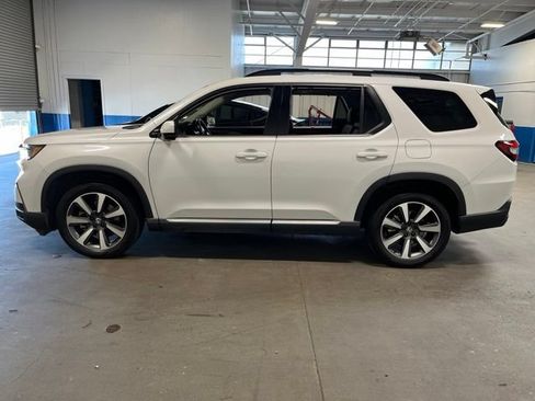 Used 2023 Honda Pilot Elite image 6