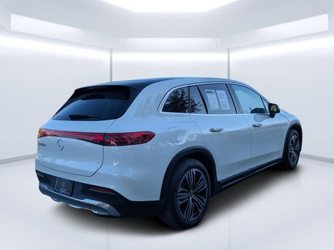 Used 2023 Mercedes-Benz EQS 450+ SUV image 6