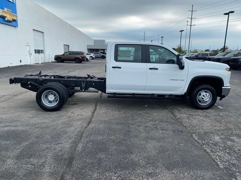 New 2026 Chevrolet Silverado 3500 W/T w/ Snow Plow Prep Package AWD/4WD image 8