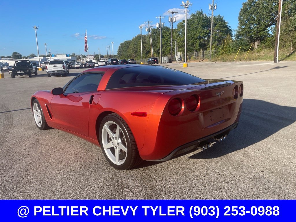 Used 2005 Chevrolet Corvette Coupe w/ Performance Handling Package RWD image 3