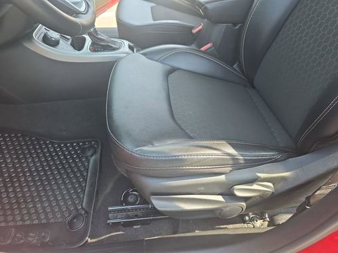 Used 2020 Jeep Compass Latitude w/ Cold Weather Group image 29