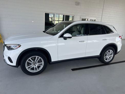 Certified 2025 Mercedes-Benz GLC 300 image 3