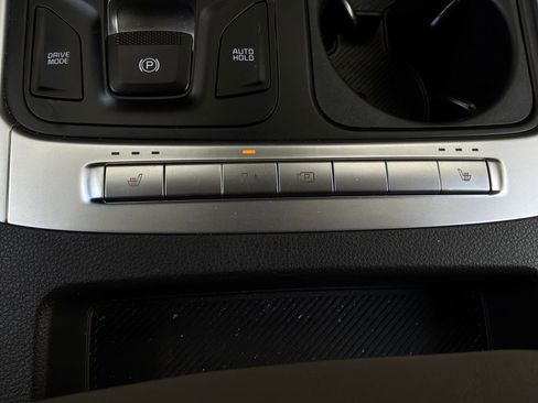 Used 2026 Kia Carnival FWD image 24