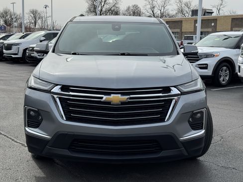Used 2023 Chevrolet Traverse LT image 18