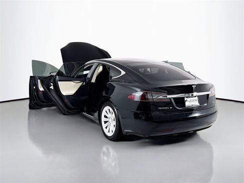 Used 2018 Tesla Model S 75D image 30