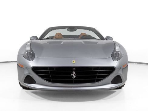 Used 2016 Ferrari California T RWD image 12