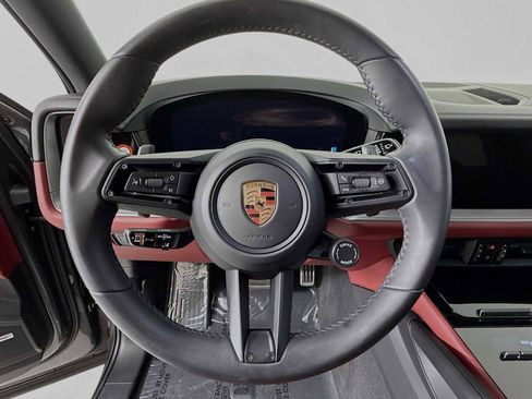 Certified 2025 Porsche Cayenne image 15