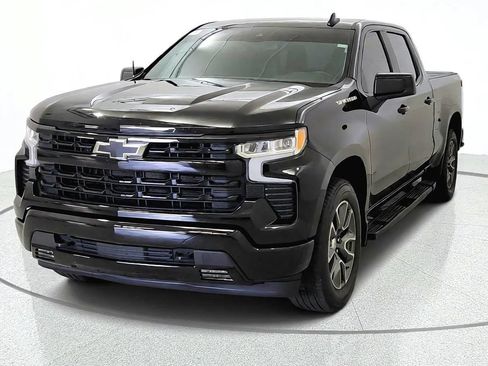 Used 2024 Chevrolet Silverado 1500 RST AWD/4WD image 3