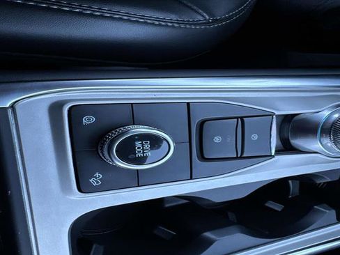 Used 2022 Ford Explorer XLT w/ Equipment Group 202A image 43