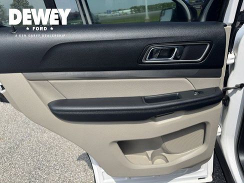 Used 2018 Ford Explorer XLT w/ Equipment Group 202A AWD/4WD image 26