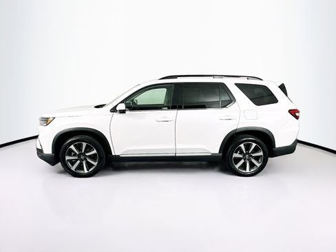 Used 2023 Honda Pilot Touring image 4