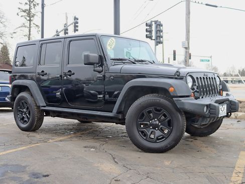 Used 2013 Jeep Wrangler Unlimited Sahara image 2
