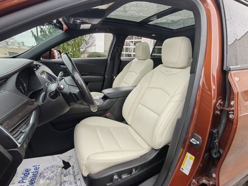 Used 2019 Cadillac XT4 Sport w/ Cold Weather Package image 9