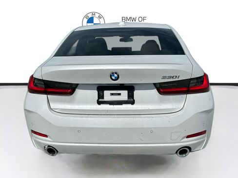 Used 2025 BMW 330i Sedan w/ Premium Package RWD image 6