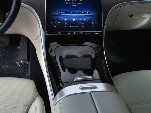 Used 2025 Mercedes-Benz C 300 4MATIC Sedan image 17