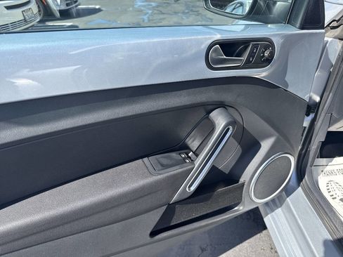 Used 2013 Volkswagen Beetle 2.5 image 12