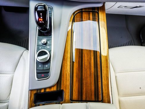 Used 2024 Cadillac Escalade ESV Sport Platinum w/ LPO, ONYX Package AWD/4WD image 18