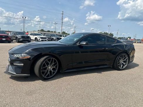 Used 2019 Ford Mustang Coupe w/ Black Accent Package RWD image 21