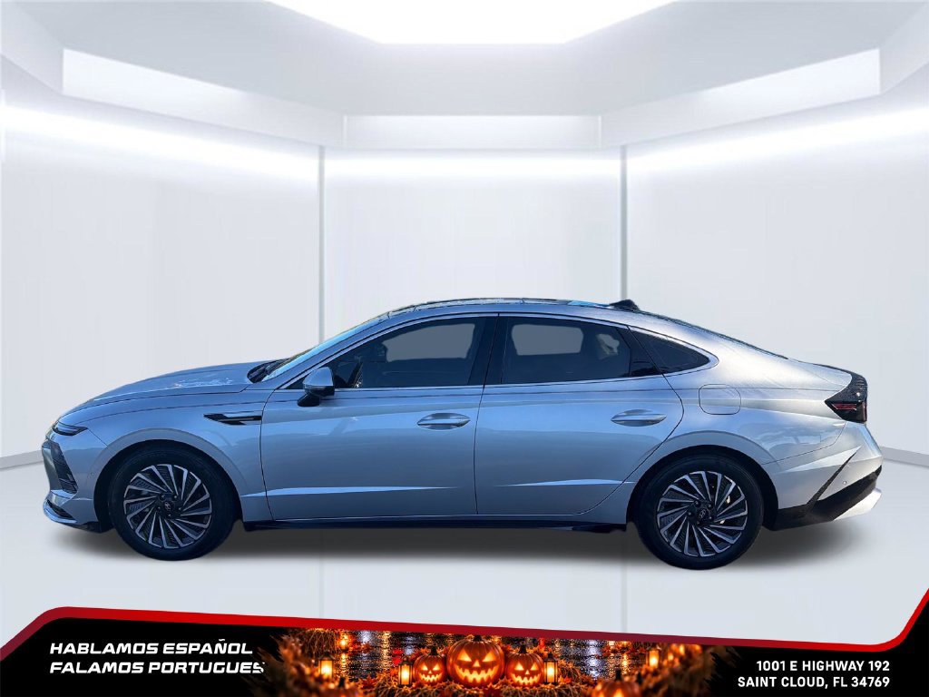 Used 2025 Hyundai Sonata Limited FWD image 2