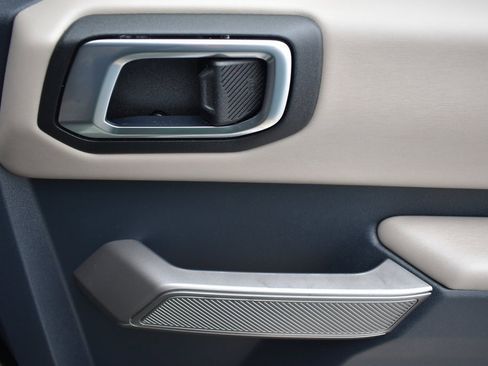 Used 2023 Ford Bronco Wildtrak image 14