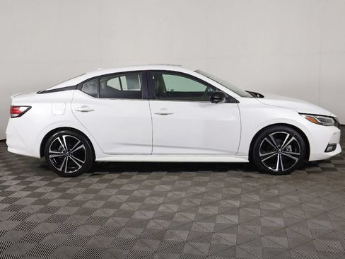 Used 2023 Nissan Sentra SR w/ SR Premium Package FWD image 19