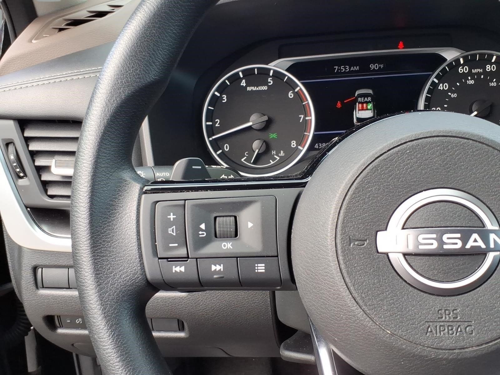 Used 2023 Nissan Rogue SV AWD/4WD image 14
