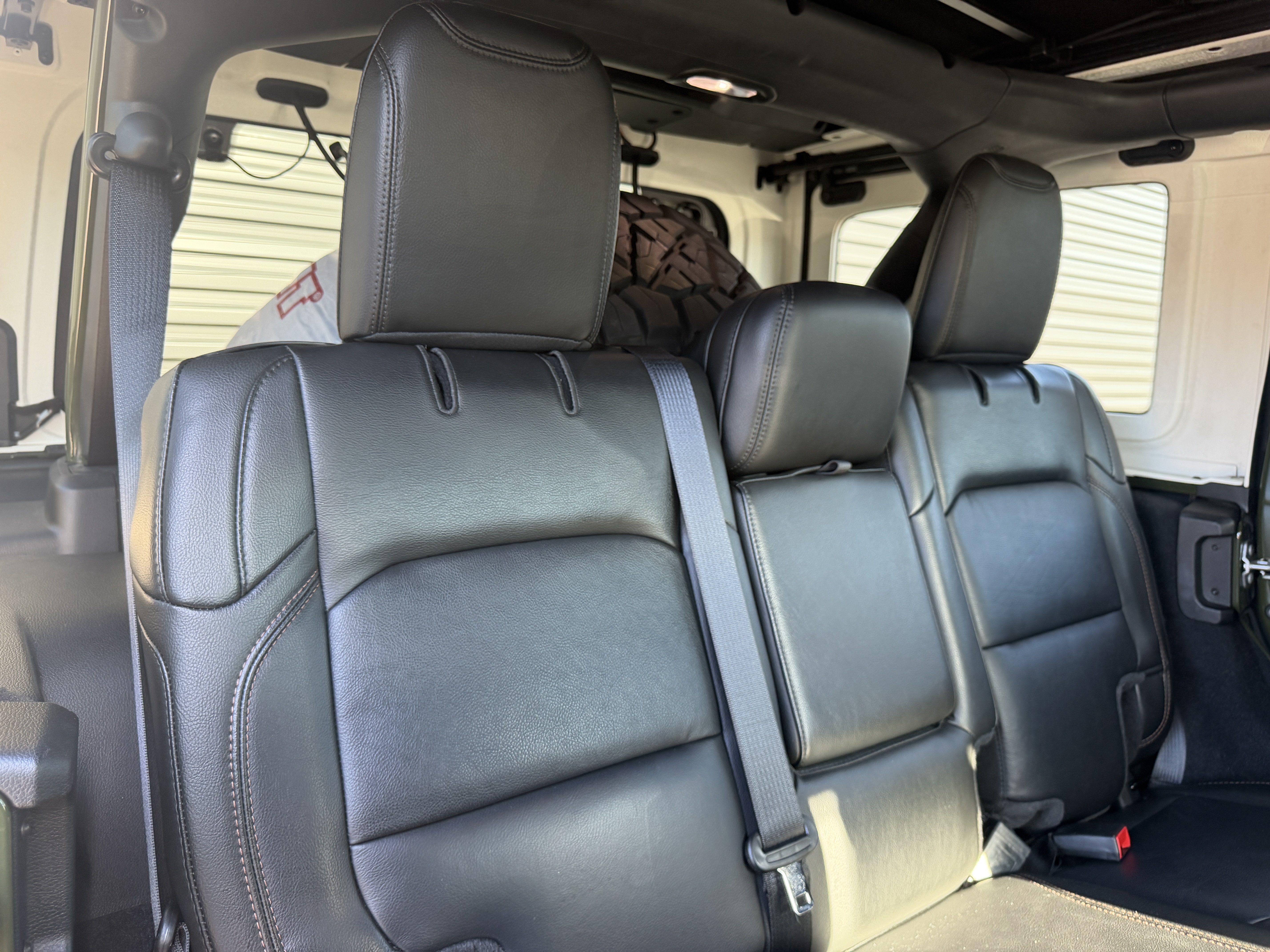 Used 2022 Jeep Wrangler Unlimited Rubicon AWD/4WD image 19