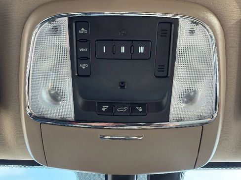 Used 2018 Jeep Grand Cherokee Limited image 15