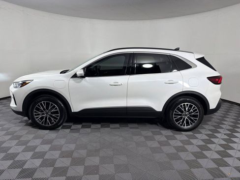 Used 2025 Ford Escape SE FWD image 4