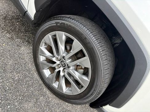 Certified 2022 Toyota RAV4 Limited AWD/4WD image 3