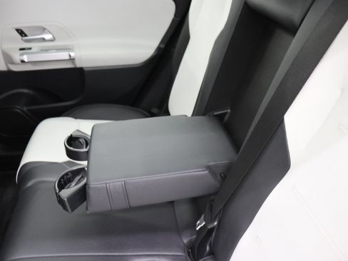 Used 2022 Mercedes-Benz GLB 35 AMG 4MATIC image 36