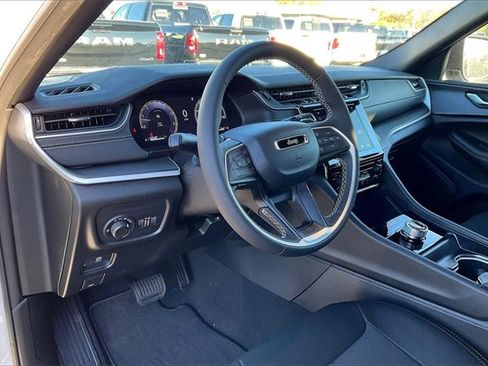 New 2025 Jeep Grand Cherokee Laredo X image 6