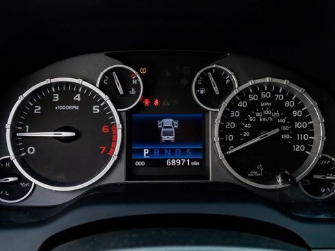 Used 2014 Toyota Tundra SR5 w/ TRD Off Road Package image 18