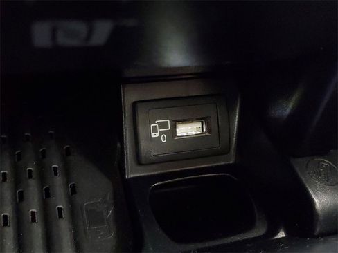 Used 2020 Mercedes-Benz E 350 4MATIC Sedan image 24