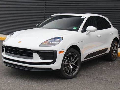 New 2026 Porsche Macan image 1