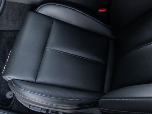 Used 2023 Genesis G70 2.0T image 22