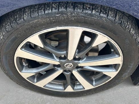 Used 2017 Nissan Altima 3.5 SR w/ Interior Lighting Package image 7