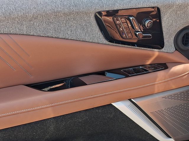 Certified 2025 Cadillac Optiq Sport 2 AWD/4WD image 11
