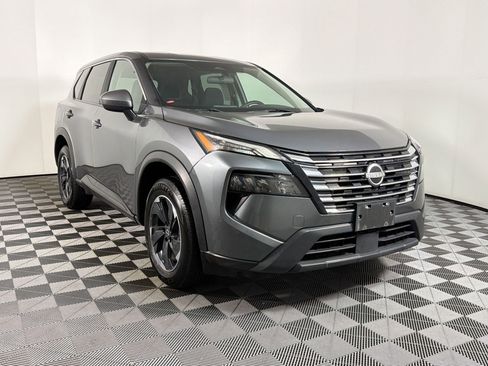 Used 2024 Nissan Rogue SV FWD image 19